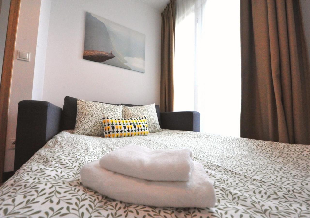 Bk Aparthotel Praga - National Stadium - Comfortable Apartment For 4 People Warszawa Exteriör bild