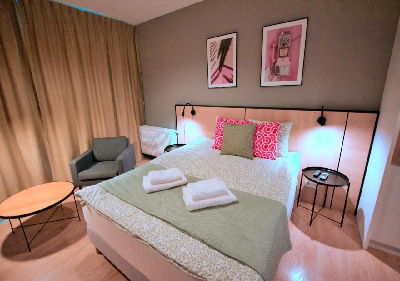 Bk Aparthotel Praga - National Stadium - Comfortable Apartment For 4 People Warszawa Exteriör bild